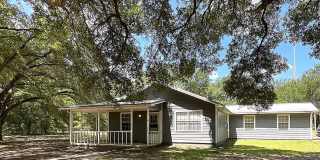 Rural 2/2 near Compass Lake in Marianna w/ One-Car Garage Gallery 1