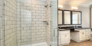 2100 Queens Gallery 10