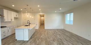 LIKE NEW 4 BEDROOM IN PEORIA Gallery 24