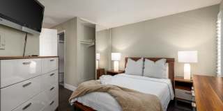 2215 Linwood St. Gallery 13