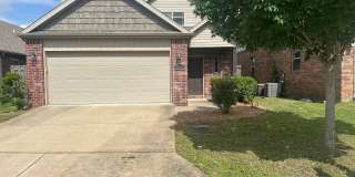 Available for Immediate Move-in!  3 Bedroom, 2 Bathroom, Two-Story Fayetteville Home Gallery 3