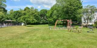 Winter rental: Dot's Place- (Utilities Included) Winter rental: Dot's Place- (Utilities Included) Gallery 13
