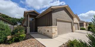 3/2/2 Duplex near Hwy 46 /Fridge Included / No Carpet / Fenced Backyard / CISD *2 weeks free rent* Gallery 4