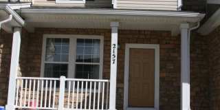 Centrally Located Townhouse Available! Gallery 1