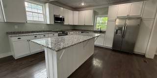 Spacious 5 bedroom 3 bathroom home Gallery 16