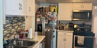 Spacious 3BR House in Woodland Hills Gallery 8