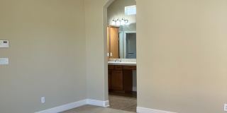 BEAUTIFUL 4 BEDROOM, ONE STORY HOUSE IN LINCOLN! Gallery 11