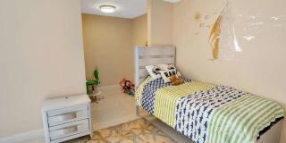 2421 Northeast 10th Street Gallery 25