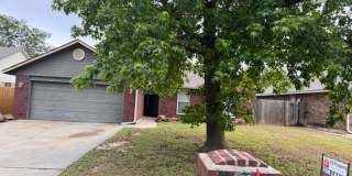 Brand new Luxury vinyl Plank in living, Kitchen and dining, new paint, 3 bed 2 bath 2 car in Mustang Schools! Gallery 1