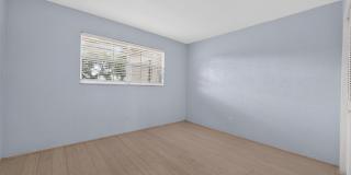 118 S Halifax Avenue Gallery 17