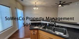 Gorgeous Townhome in Central Farmington with Three Bedroom Plus an Office Gallery 7