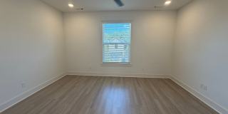 Clean like-new home for rent near the UofA Gallery 8