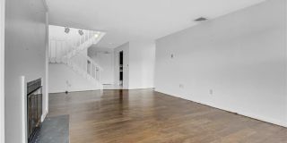 100 Kane Street Gallery 4