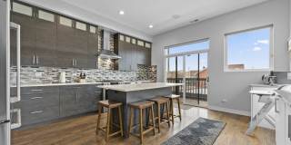 2437 W Jackson Boulevard Gallery 13