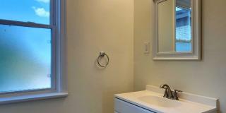 Updated 4BR house with garage! Gallery 19