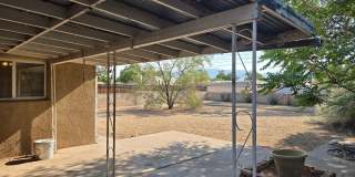 3 Bedroom 2 bathroom minutes from UNM and local shopping Gallery 11