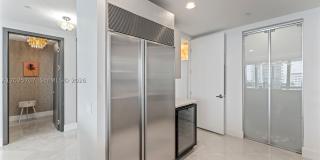 5959 Collins Ave Gallery 13