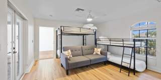 Pool Home for rent Gallery 4