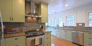 Beautifully Renovated Craftsman with Private Yard & Guest Suite in Prime Bankers Hill Gallery 10