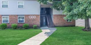 London Square Gallery 11