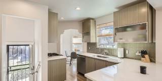 Available NOW! Fully Furnished 4 Bedroom 2 Bath Beautiful Home in Denver! Gallery 11