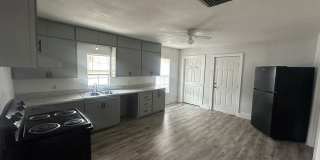 1322 N Lincoln Ave Gallery 5