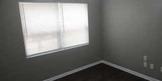 4 Bedroom/2 Bath located in Golf Club Manor Gallery 10