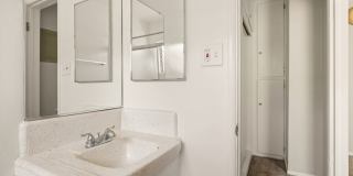 Roxanne Apartments Gallery 20