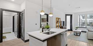 Axis Midtown Gallery 12