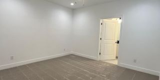 5102 58th Street Gallery 7