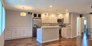 Remodeled Townhome in Beautiful Complex, A/C, Pool, Tennis Courts, Patio, Great Location! Gallery 7