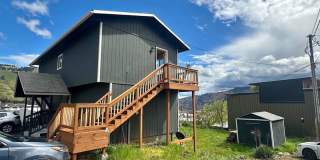 1 Bedroom 1 Bath | White Salmon, WA Gallery 1