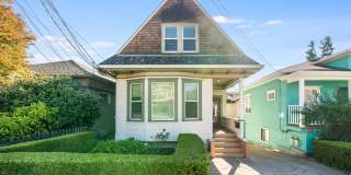 4382 Howe St - 2 bedroom | 1 bathroom | Upper Unit 4382 Howe St - 2 bedroom | 1 bathroom | Upper Unit Gallery 1