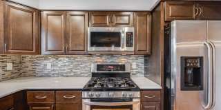 Updated 2BD Townhome | Private Patio | Community Amen Gallery 8