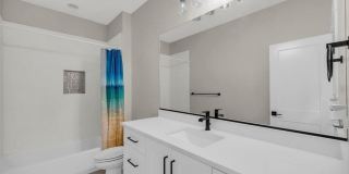 Custom 6 Bedroom Home in Great Location. Gallery 30