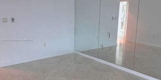 5025 Collins Ave Gallery 9