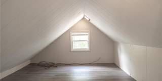 1125 Margaret Street Gallery 18