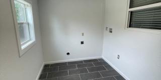 Updated Florence Park South Bungalow! 2 Bed, 1 Bath - Open Floorplan! Gallery 28