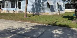 450 Country Oaks Gallery 1