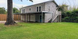 2BR apartment with private entrance in Lake Charles | Located Behind Front House Gallery 1