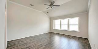 Large home in Pflugerville!  3 car garage - Highland Park Neighborhood Gallery 27