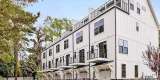 COMING SOON |3 BR/4.5B Newly Renovated Townhome | • 1-car garage |Loft Bonus Room w/Rooftop terrace| In Dilworth! Gallery 1