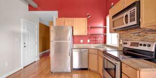 1301 Adams St Ne Gallery 1