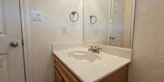 RENT REDUCTION & AVAILABLE NOW! Gallery 17