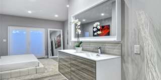 Private 3 Bed / 3 Bath Home with Incredible Outdoor Space Gallery 13