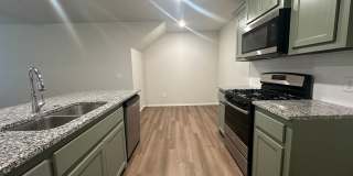 3 Bed 2.5 Bath 2 Car Garage Gallery 16