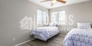 Beautiful Large Furnished Home w/A Pool Gallery 21