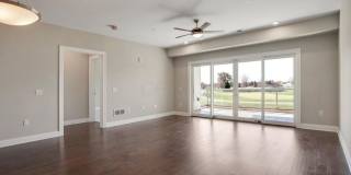 Luxury 1st Floor Condo Overlooking Little Turtle Country Club Golf Course Gallery 14