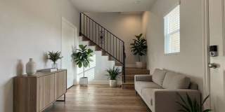 300 West Foothill Boulevard - 302A Gallery 1