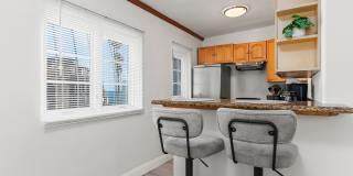 Charming comfy Studio in La Jolla Village! Gallery 8